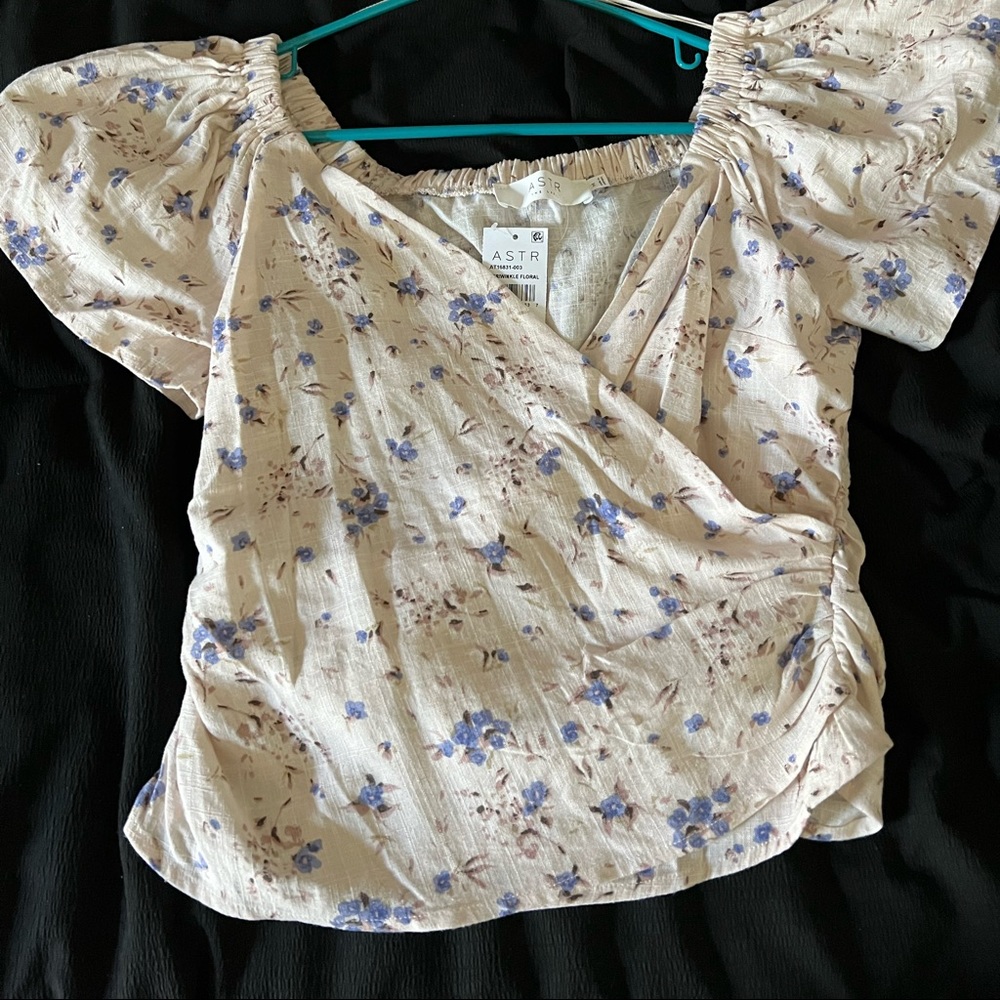 ASTR off the shoulder floral top